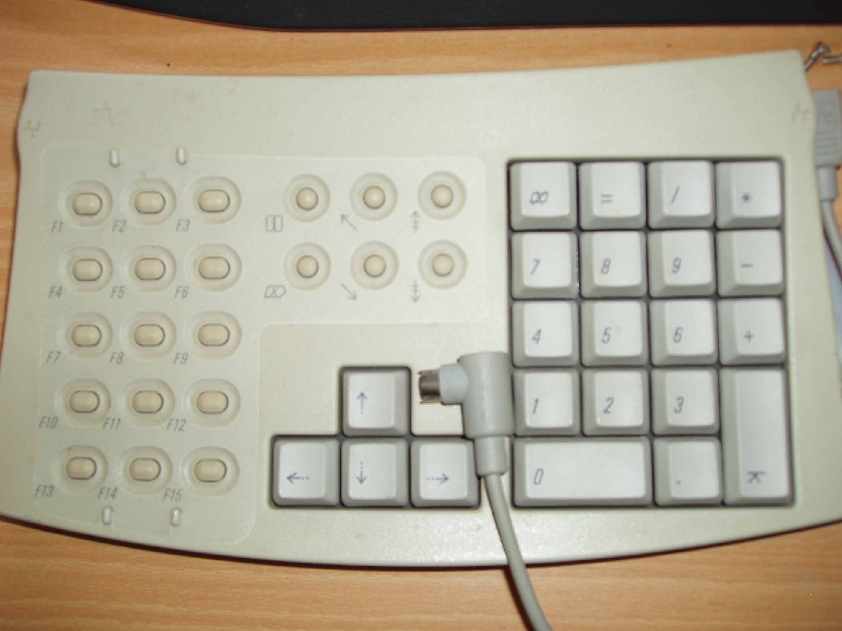 Apple M1242 Adjustable Keyboard (Ergonomische QWERTY-Tastatur mit numerischem Tastenfeld)
